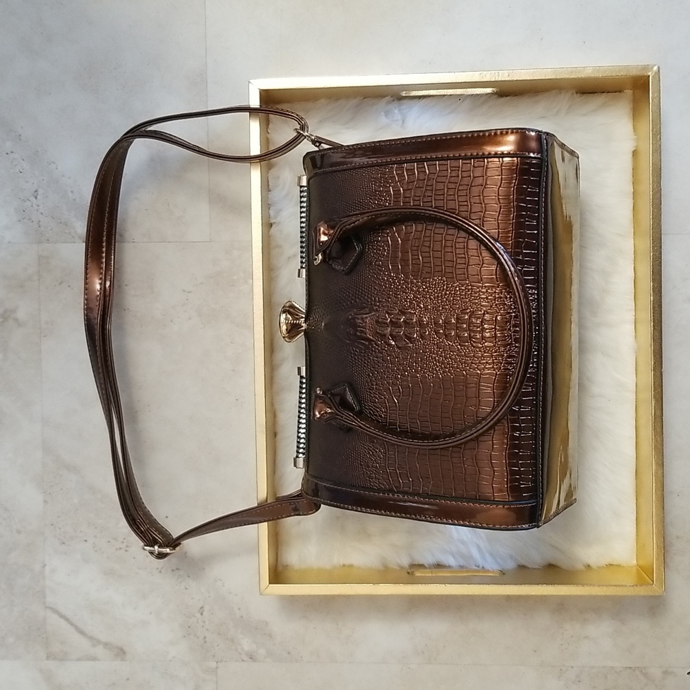 GORGEOUS Bronze Crocodile Print Purse - Picture 3 of 8